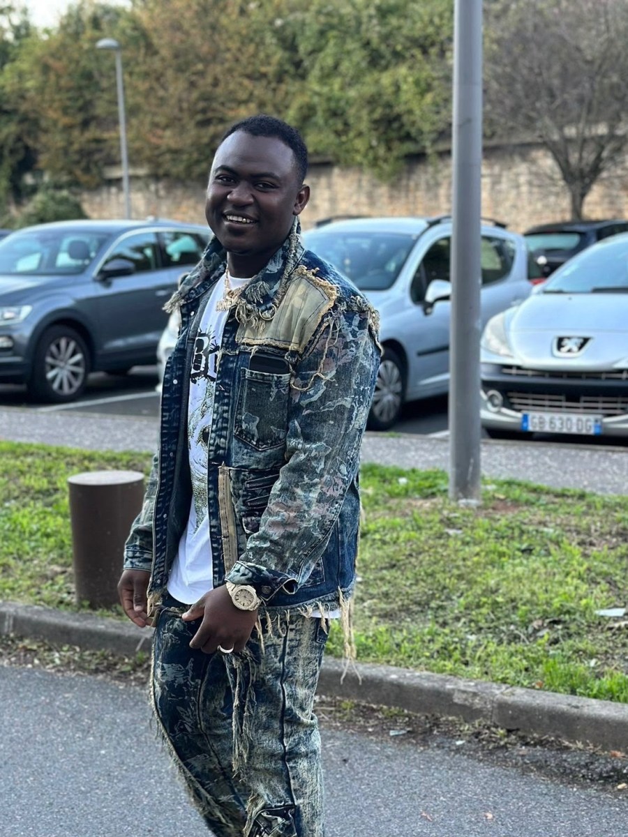 Dans la vie, il est soudeur. Sur TikTok, il est King Baron&nbsp;Officiel.